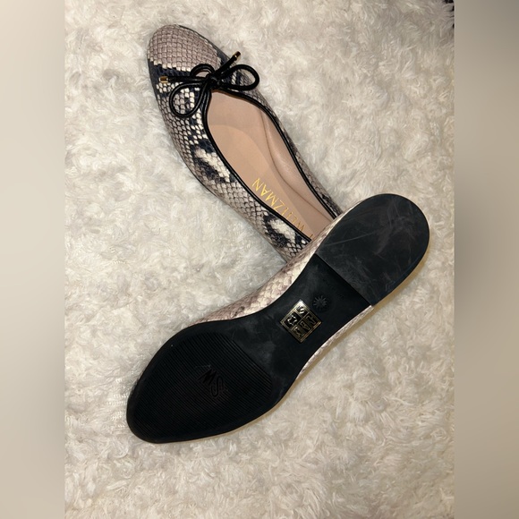 Brand new Stuart Weitzman flats - Picture 4 of 4